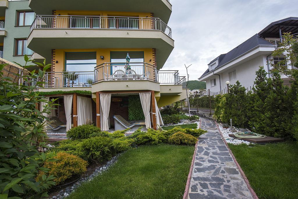 JBH Hotel Sveti Vlas Buitenkant foto