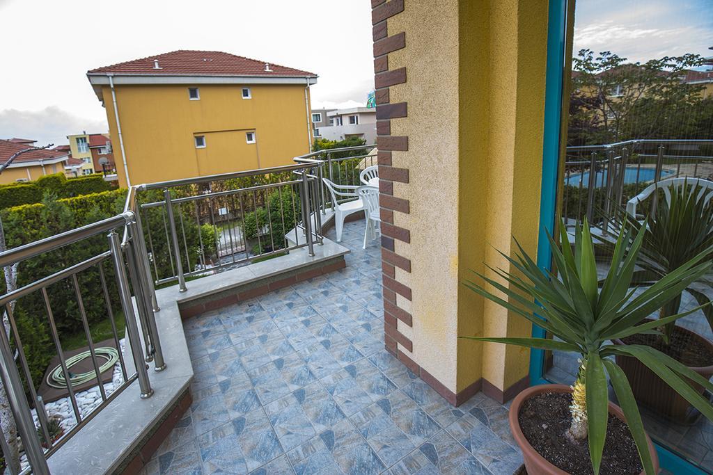 JBH Hotel Sveti Vlas Buitenkant foto