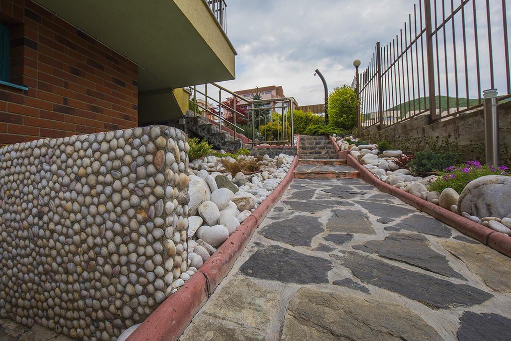 JBH Hotel Sveti Vlas Buitenkant foto